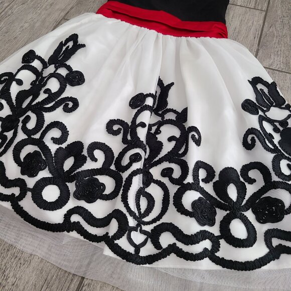 Bonnie Jean Girls Holiday Dress Black White & Red Embroidered Size 10 - Picture 6 of 13